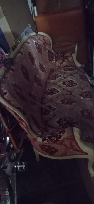 Sofá antiguo vintage beige y rosa