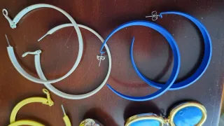 9 pares de Pendientes de aro y colgantes