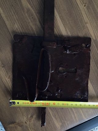 Antigua cerradura de hierro