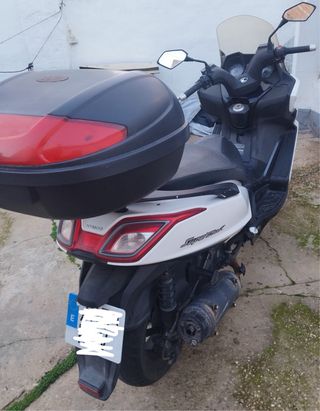 Maxi Scooter Blanca y Negra