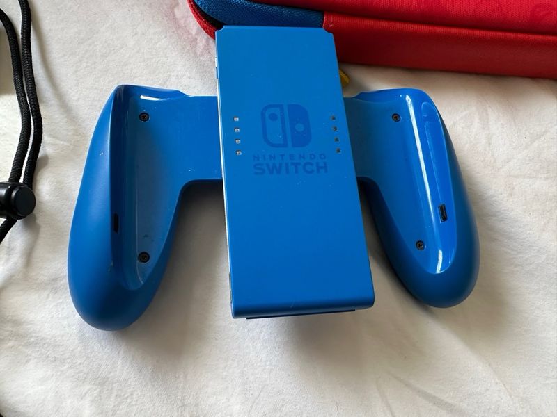 Nintendo Switch + 2 Joy-Cons + Mando afbeelding 5