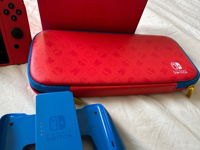Nintendo Switch + 2 Joy-Cons + Mando afbeelding 6