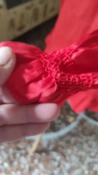 Camicia rossa con rouches