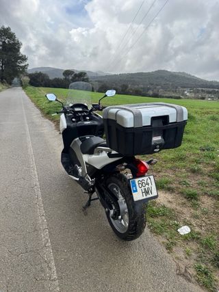 Honda Integra 700 - ABS/Akrapovic/Baúl/52cv/A