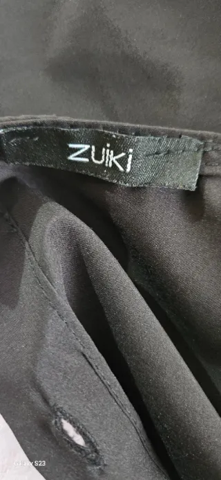 Blusa Zuiki nera volant manica corta L