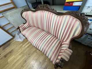 Sofá vintage de tela y madera URGE VENTA X MUDANZA