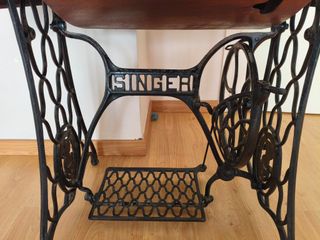 Máquina de coser Singer antigua