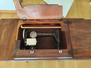 Máquina de coser Singer antigua