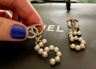 Pendientes estilo chanel  CC Nº5 Perlas Dorados
