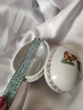 Scatola porcellana a forma di uovo