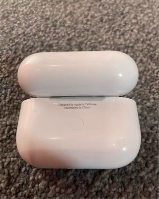 Airpods Pro 2 con estuche y cargador