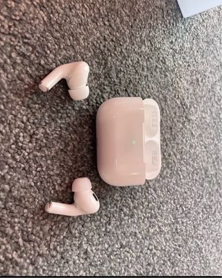 Airpods Pro 2 con estuche y cargador