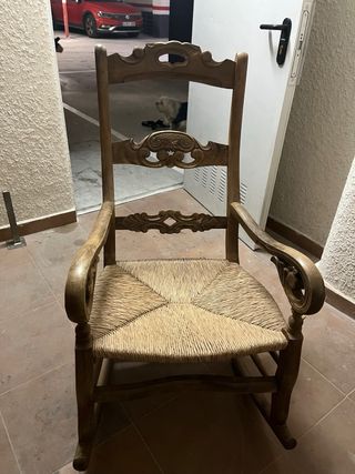 Sedia a dondolo in legno stile rondeño