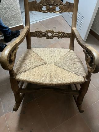 Sedia a dondolo in legno stile rondeño