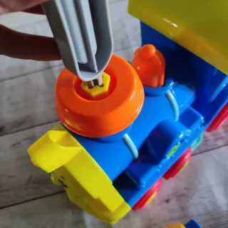 Locomotora de construcción para niños
