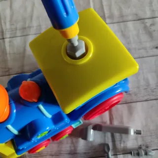 Locomotora de construcción para niños