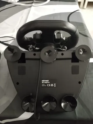 Volante Nitho Drive Pro ONE V24 con Pedales