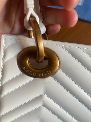 Borsa Marc Ellis bianca con dettagli oro