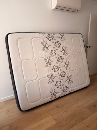 Colchón Viscoelástico Etna 150x200 Negro/Blanco.