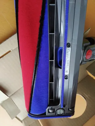 Cepillo Dyson V8 Absolute Tarima