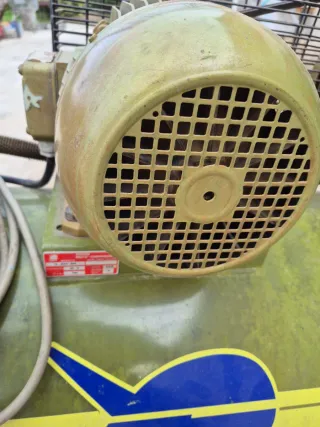 Compresor Puska VE-2 300L Trifásico