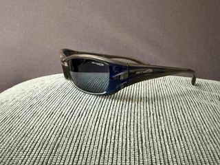 Gafas de sol Arnette azules y grises