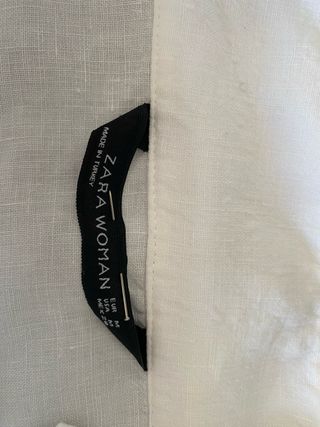 Camisa Zara blanca cuello alto botones