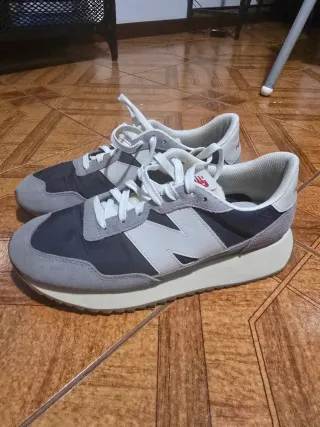 Tênis New Balance Azul e Cinza