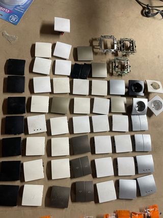 Lote Material Electricidad teclas varias y tapes.