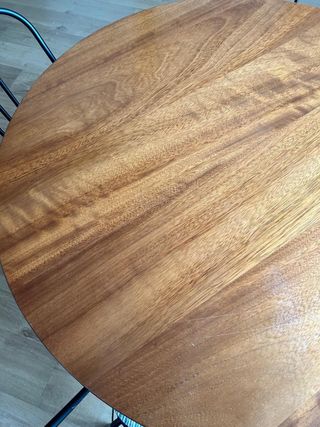 Mesa de comedor redonda madera iroco.