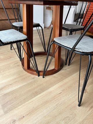 Mesa de comedor redonda madera iroco.