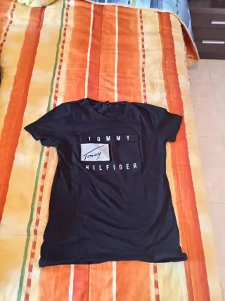 Camiseta Tommy Hilfiger Negra