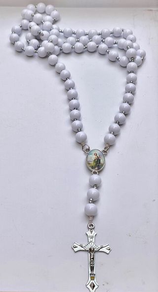 Rosario artesanal cuentas blancas 8mm