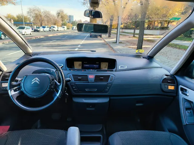 Citroen Grand C4 Picasso 2011