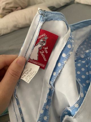 Traje de flamenca niña talla 8 .