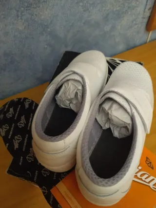Zapatos Sanitarios Dian Blancos
