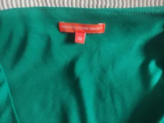 Traje verde elegante