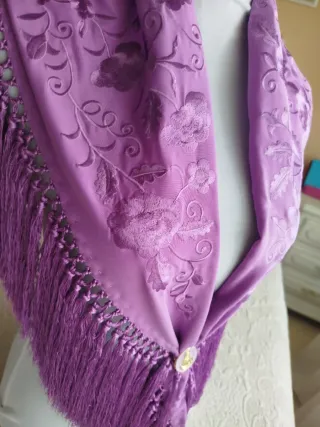 Mantoncillo Flamenco Bordado lila