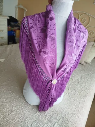 Mantoncillo Flamenco Bordado lila