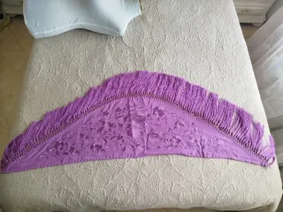 Mantoncillo Flamenco Bordado lila