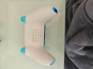 Controller PS5 con joystick magnetici