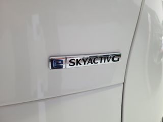 Mazda CX-30, AUT; CARPLAY, Navi, cámara, LED, 18",