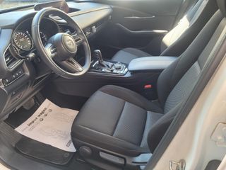 Mazda CX-30, AUT; CARPLAY, Navi, cámara, LED, 18",