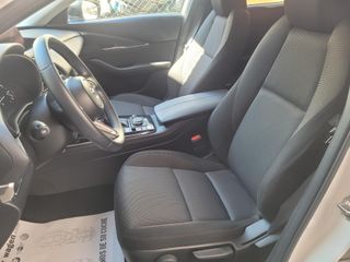 Mazda CX-30, AUT; CARPLAY, Navi, cámara, LED, 18",