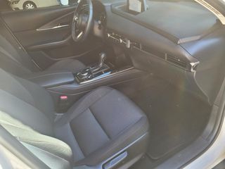 Mazda CX-30, AUT; CARPLAY, Navi, cámara, LED, 18",