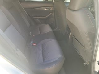 Mazda CX-30, AUT; CARPLAY, Navi, cámara, LED, 18",