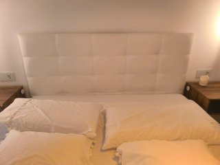 Cabecero de cama blanco polipiel