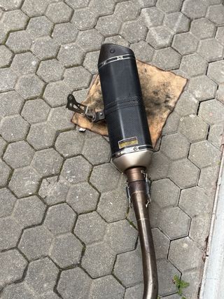 Escape Akrapovic Racing TMAX 560