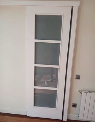 Lote 12 puertas blancas con herrajes y manetas