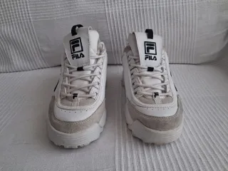 Zapatillas Fila Mujer Beige y Blancas